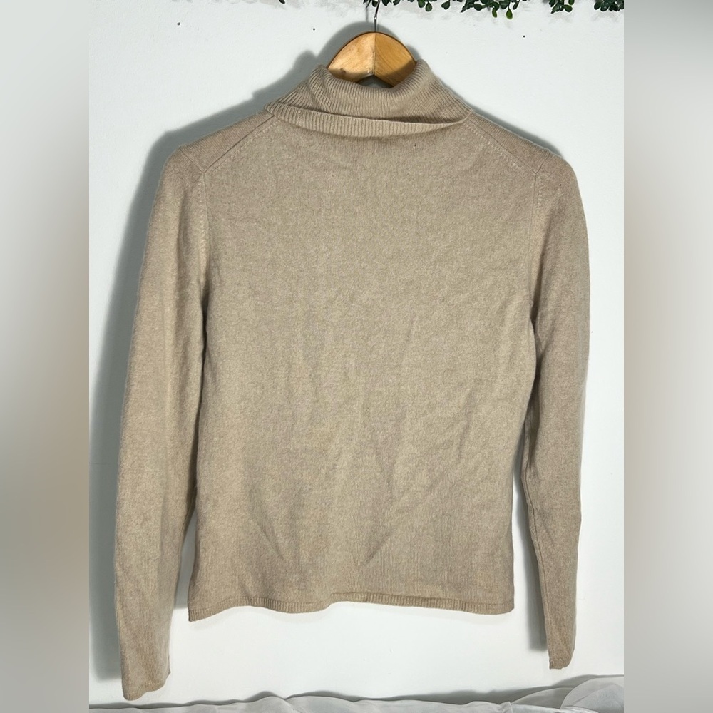Charter Club Luxury Cashmere Sweater Tan Camel Turtleneck Size M Classic Preppy - Picture 10 of 14